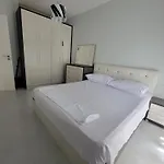 Henri's 아파트 Vlorë