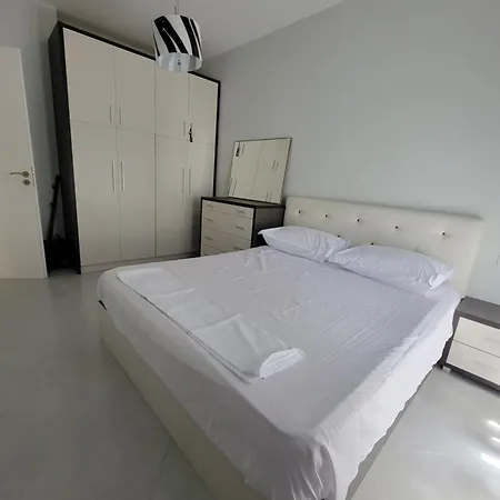 Henri's Appartement Vlorë