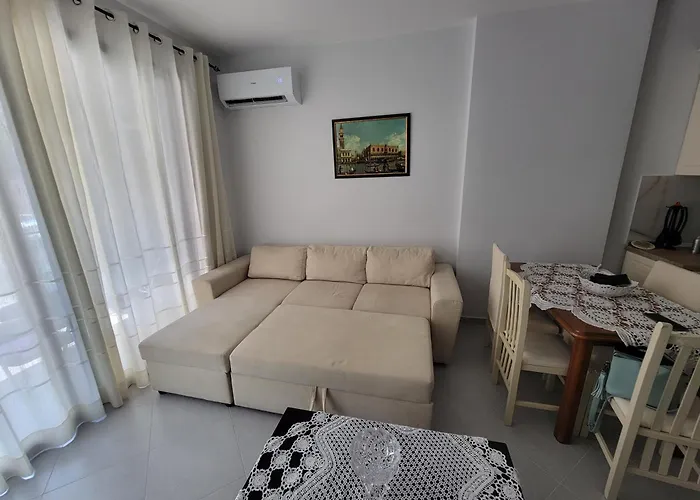 Henri's Apartment Vlore