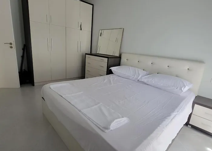 Henri's Apartment Vlore